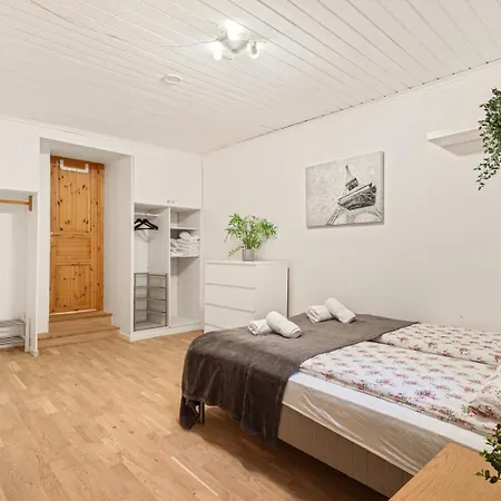 Center Train Station Leilighet